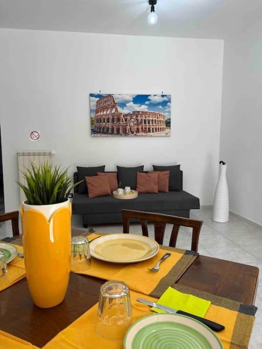 Casa vacanze 3 Fermate Dal Colosseo - Elena - 50 M Da Metro Garbatella *