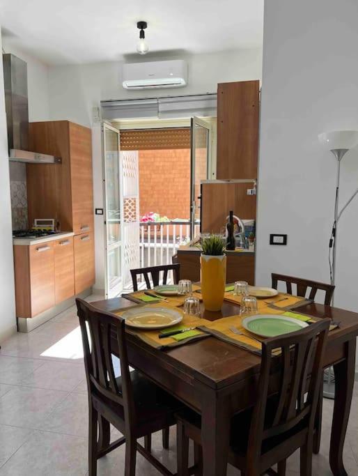 Casa vacanze 3 Fermate Dal Colosseo - Elena - 50 M Da Metro Garbatella Roma