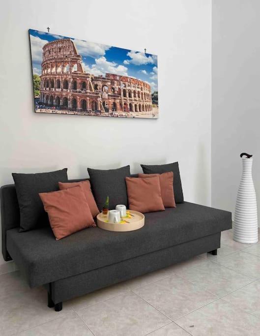 Casa vacanze 3 Fermate Dal Colosseo - Elena - 50 M Da Metro Garbatella *